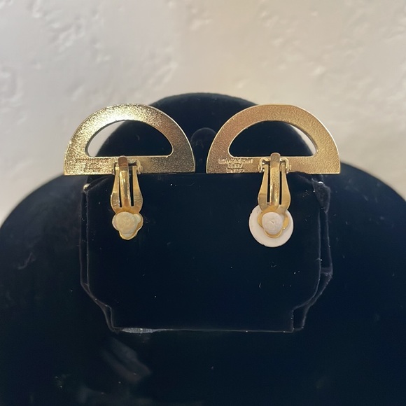 🔥🔥Vintage Celine Earrings (Clip-on) - Picture 4 of 5